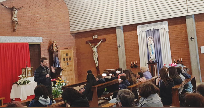 Don David con i bambini a Sant'Anna