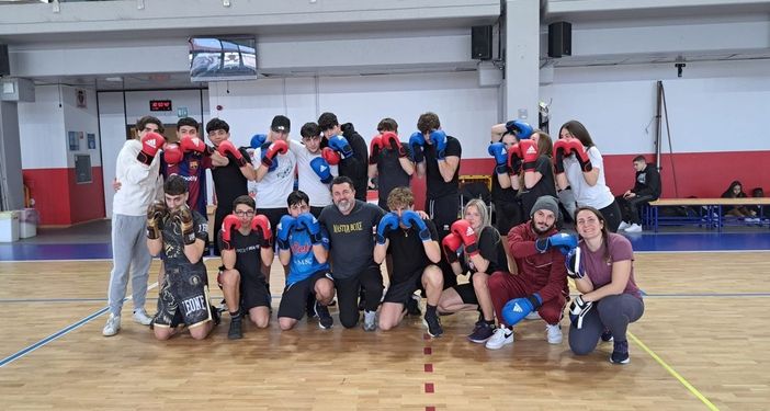 Il pugilato insegna i suoi valori ai ragazzi del “Pantani”. Progetto riuscito e incontro speciale con Maurizio Stecca