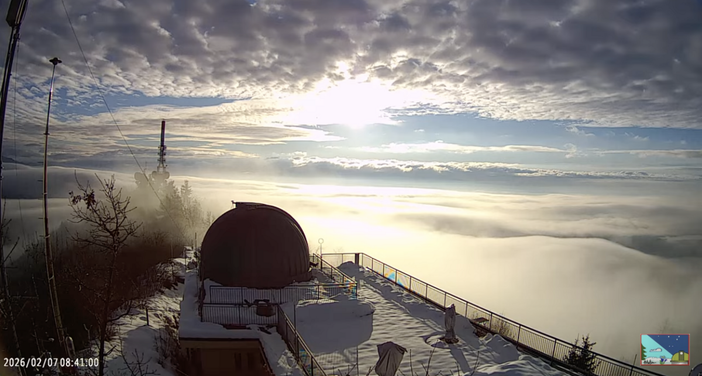 Il primo sole di questo sabato visto dalle webcam al Campo dei Fiori del Centro Geofisico Prealpino Il primo sole di questo sabato visto dalle webcam al Campo dei Fiori del Centro Geofisico Prealpino