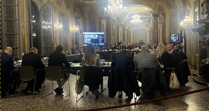 «Gli oltre duemila emendamenti al bilancio della Lega? Spostamenti di virgole e lezioni di pasticceria»