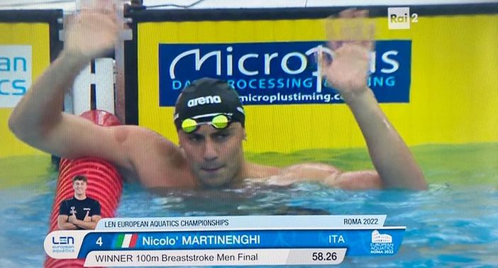 Nicolò Martinenghi, subito dopo l'oro in diretta su Raidue, ha fatto impazzire la nostra provincia e l'Italia Nicolò Martinenghi, subito dopo l'oro in diretta su Raidue, ha fatto impazzire la nostra provincia e l'Italia