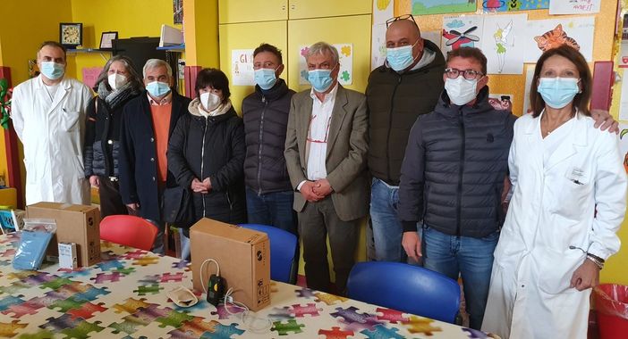 Doni preziosi alla Pediatria di Busto. Nel nome di Chiara e Cristian