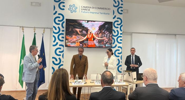 Barbara Mazzali, assessora regionale, con Mauro Vitiello, presidente di Camera di Commercio