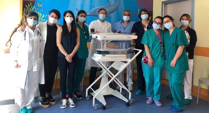 «Nel nome del nostro Lyam». La donazione delle mamme coraggio alla neonatologia dell'ospedale Del Ponte