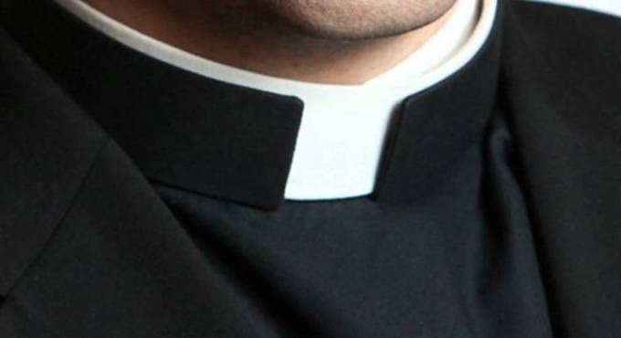 Don sospeso dalla Diocesi di Milano: avviata indagine canonica dopo segnalazioni di comportamenti inappropriati