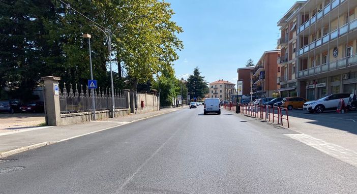 Viale Borri, quando la segnaletica resta in vacanza. Boldetti: «Asfaltatura completata da un mese e ancora niente strisce» Viale Borri, quando la segnaletica resta in vacanza. Boldetti: «Asfaltatura completata da un mese e ancora niente strisce»