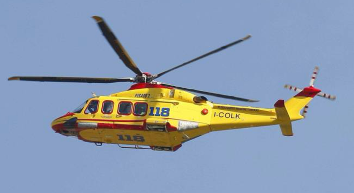 Cadrezzate, incidente sul lavoro in officina: un uomo di 59 anni trasportato in ospedale con l'elisccorso