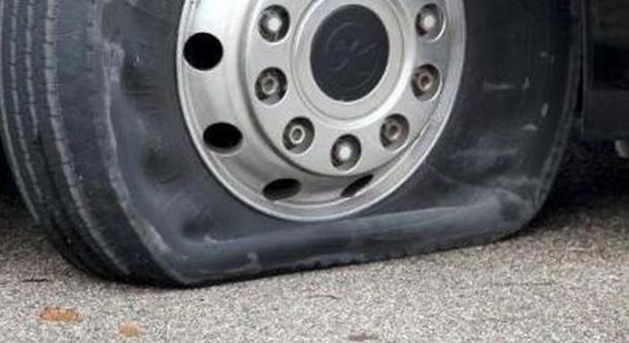 Auser Varese, gomme bucate ai mezzi dei volontari che trasportano anziani, disabili e malati