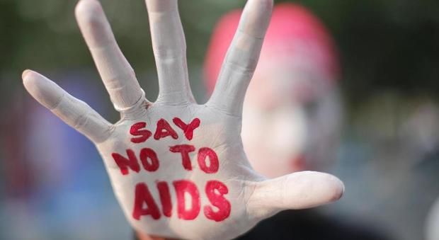 Giornata per la lotta contro l’AIDS: Arcigay, Croce Rossa e SISM in piazza a Varese con i test HIV e sifilide Giornata per la lotta contro l’AIDS: Arcigay, Croce Rossa e SISM in piazza a Varese con i test HIV e sifilide