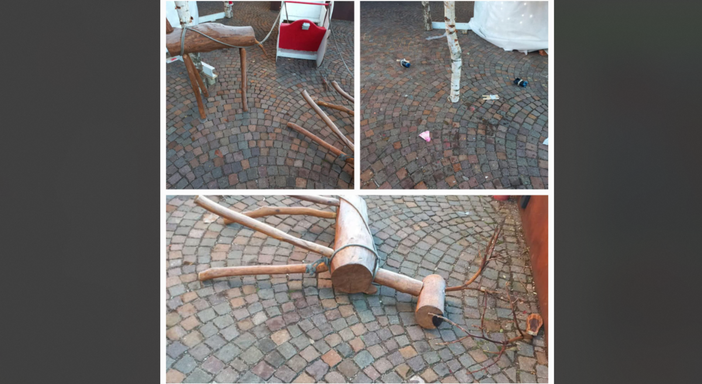 L'Albero di Natale di Travedona vandalizzato (foto pagina Facebook Pro Loco) L'Albero di Natale di Travedona vandalizzato (foto pagina Facebook Pro Loco)