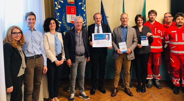 Festa dei nonni, obiettivo prevenzione: in piazza a Busto screening uditivi gratuiti domenica 2 ottobre