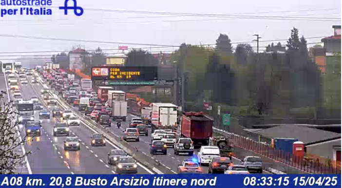 Carambola sull'Autolaghi: soccorsi in azione. Cinque chilometri di coda verso Milano