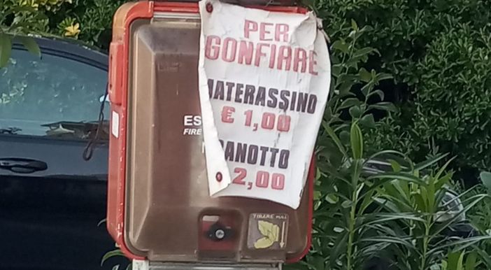 La foto scattata dai turisti varesini a Cogoleto, in Liguria