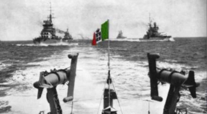 Carlo Avegno, alto ufficiale della Regia Marina a cui è dedicata una delle vie principali di Varese, fu decorato con la medaglia d'oro al valor militare alla memoria