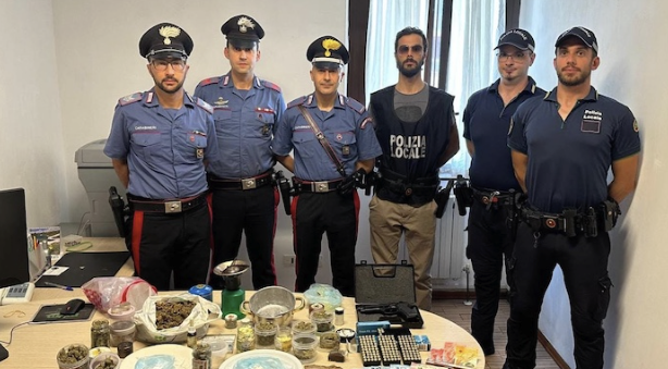 Lavena Ponte Tresa, patteggia 4 anni il 45enne beccato con la droga in casa Lavena Ponte Tresa, patteggia 4 anni il 45enne beccato con la droga in casa