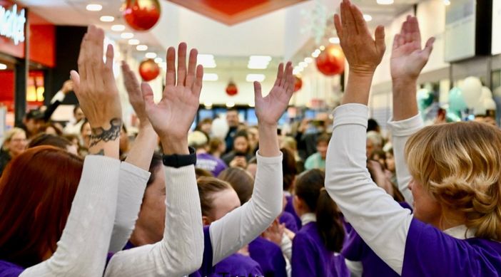 Un'immagine del Festival del Commercio di Cocquio (foto Angela Garro)