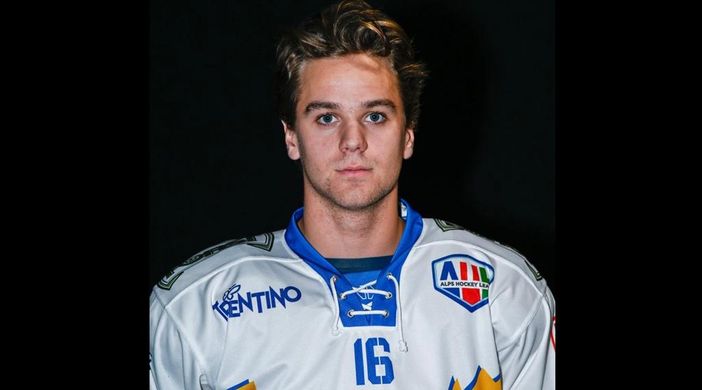 Massimo Pietroniro, 21 anni il 2 agosto, attaccante americano che diventerà italiano a inizio dicembre (foto tratta dal sito ufficiale dell'HC Fassa Falcons)