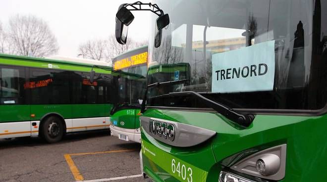 Buone notizie per studenti e pendolari: nuove corse e un nuovo capolinea per il bus sostitutivo Sesto Calende - Laveno Mombello