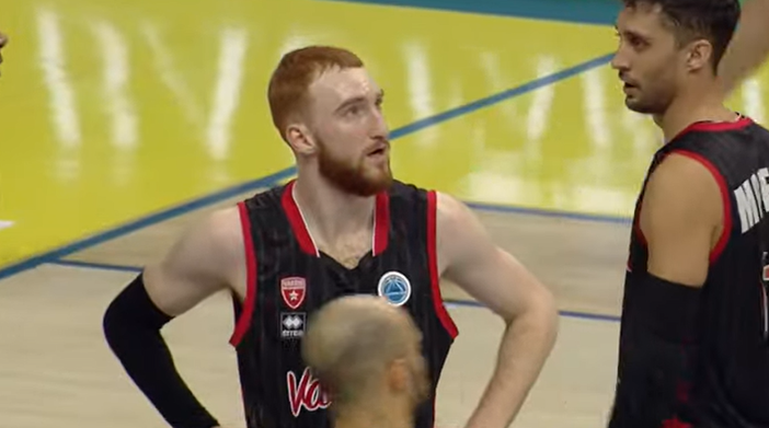 Brutta prova per Nico Mannion sul parquet della Ulker Sport Arena Brutta prova per Nico Mannion sul parquet della Ulker Sport Arena