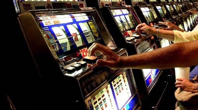 Gioco d'azzardo, oltre trecento famiglie ridotte in povertà Gioco d'azzardo, oltre trecento famiglie ridotte in povertà