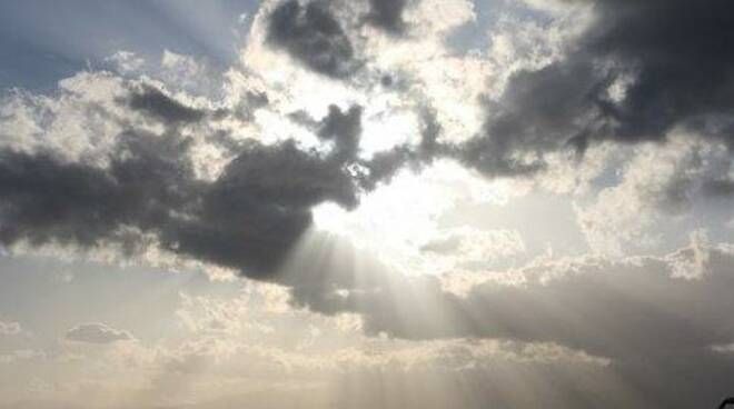 Nuvole in arrivo fino a lunedì pomeriggio (foto tratta dalla pagina Facebook della Società Astronomica G.V. Schiapparelli) Nuvole in arrivo fino a lunedì pomeriggio (foto tratta dalla pagina Facebook della Società Astronomica G.V. Schiapparelli)