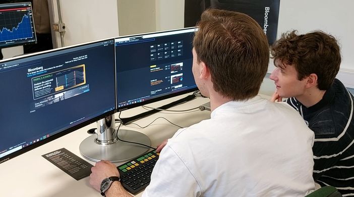 Studenti provano il nuovo laboratorio