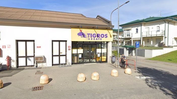 Il Tigros di Azzate in via Colli Il Tigros di Azzate in via Colli