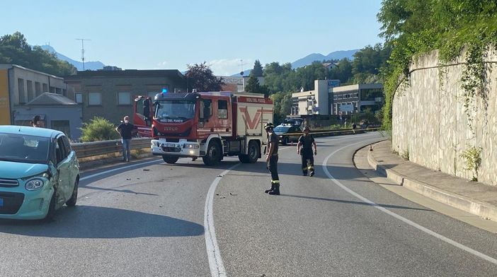 Il punto di via Peschiera bloccato dal grave incidente