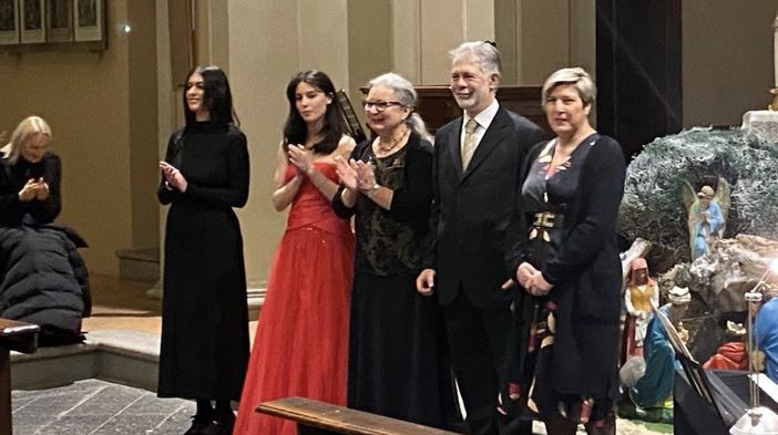 Il gruppo allievi con Svetlana Fedorcenko e, sotto in gallery, Camilla Bati e Ginevra Follini Il gruppo allievi con Svetlana Fedorcenko e, sotto in gallery, Camilla Bati e Ginevra Follini