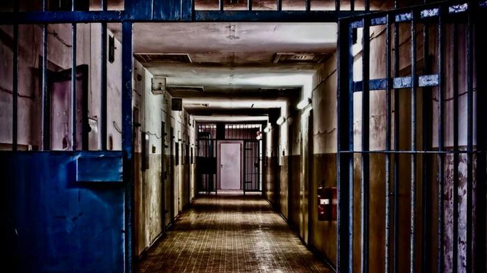 VIDEO. Oltre il carcere c'è don David. Che non annulla, ma recupera e restituisce VIDEO. Oltre il carcere c'è don David. Che non annulla, ma recupera e restituisce
