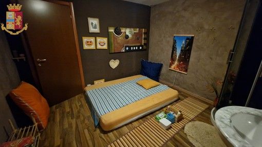 La villetta di Somma Lombardo utilizzata come casa di appuntamenti sequestrata dalle forze dell'ordine