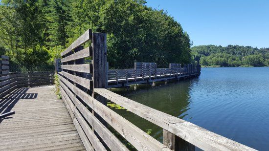 Comabbio: la passerella ciclopedonale sul lago tornerà utilizzabile per l’estate 2023