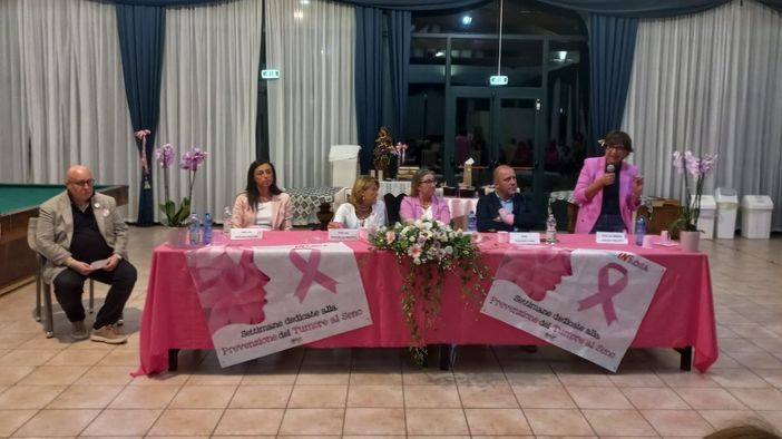 La serata in rosa di Valbossa: a Villa Puricelli per prevenire e sconfiggere il tumore al seno La serata in rosa di Valbossa: a Villa Puricelli per prevenire e sconfiggere il tumore al seno