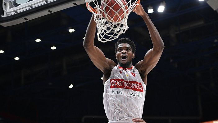 Basket, ora è ufficiale: Egbunu rinnova con la Pallacanestro Varese. «Felice di tornare» Basket, ora è ufficiale: Egbunu rinnova con la Pallacanestro Varese. «Felice di tornare»