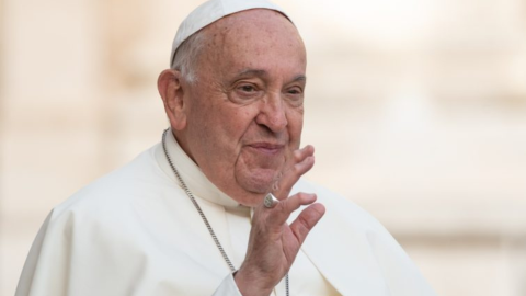 Commemorare e custodire Papa Francesco: l'invito della rettrice Maria Pierro ai giovani