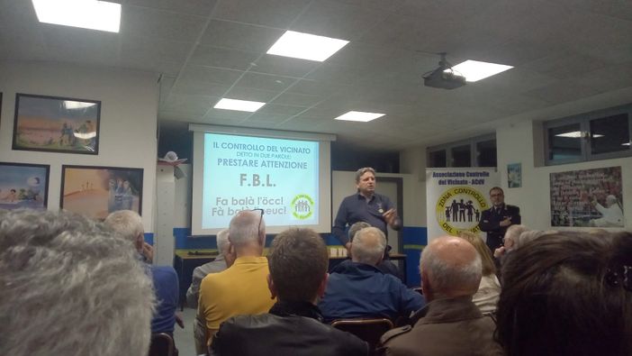 La riunione di ieri sera in via Astico a Varese