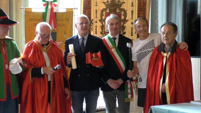 Roberto Pacchetti e la Girometta d'Oro ricevuta ieri Roberto Pacchetti e la Girometta d'Oro ricevuta ieri