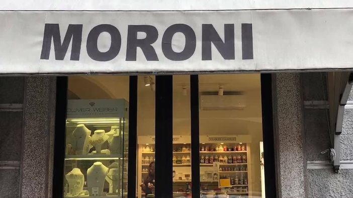 Saracinesche abbassate per Moroni Casalinghi di Sesto Calende: «Negozio simbolo della comunità»