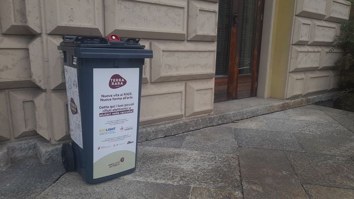 Terra Rara Varese: ecco i punti di raccolta dei rifiuti da apparecchiature elettroniche. Dagli scarti nascerà un'opera d'arte