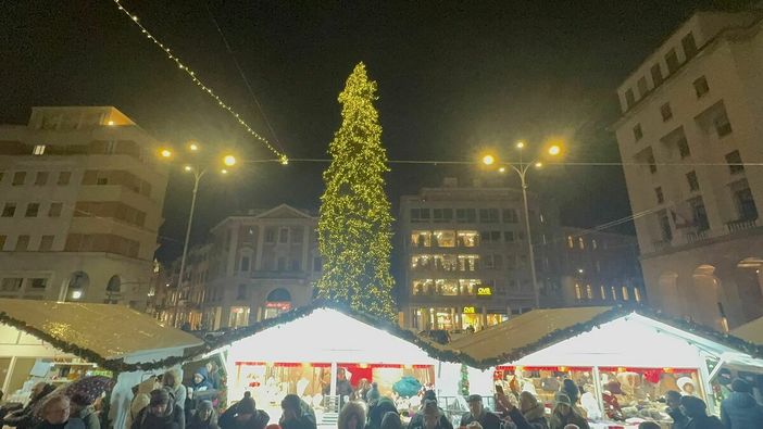 A SPASSO NEL WEEKEND. L’atmosfera e la magia del Natale avvolgono la provincia di Varese: luci, mercatini, musica e tanti appuntamenti tutti da vivere