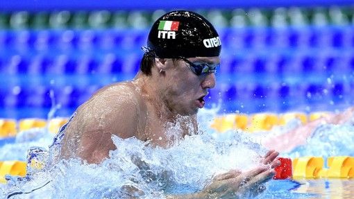 Una medaglia varesina ai Campionati del mondo di nuoto: Martinenghi è d'oro Una medaglia varesina ai Campionati del mondo di nuoto: Martinenghi è d'oro
