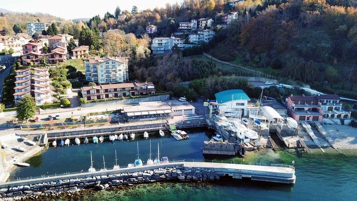 Il cantiere nautico Costantini di Leggiuno visto dall'alto Il cantiere nautico Costantini di Leggiuno visto dall'alto