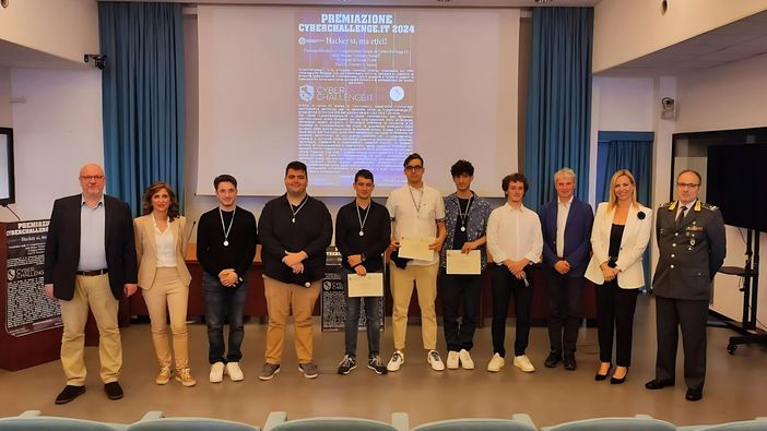 Premiati i sei giovani talenti della seconda edizione locale di Cyberchallenge.it promossa dal corso di Informatica Premiati i sei giovani talenti della seconda edizione locale di Cyberchallenge.it promossa dal corso di Informatica