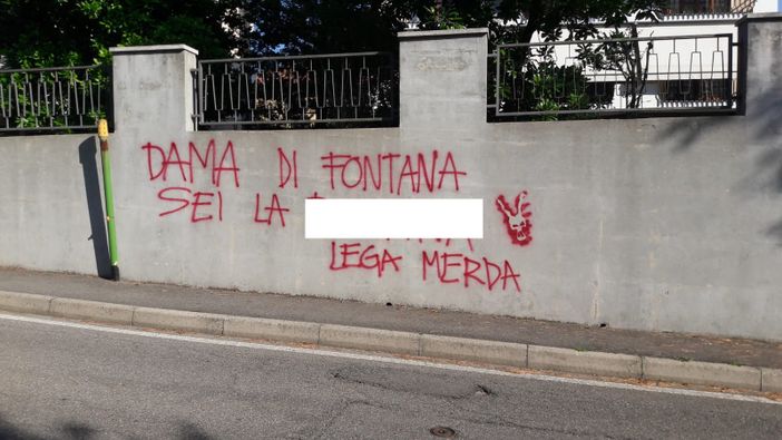 La scritta apparsa in via Piemonte