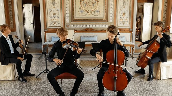 VIDEO. Le note di Bach risuonano nelle storiche sale di Villa Bossi a Bodio Lomnago