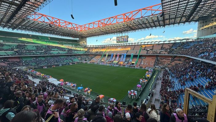 FOTO. La grande festa dei cresimandi a Milano: anche tanti varesini tra i 50mila di San Siro