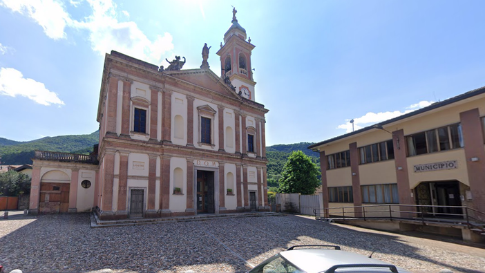 Piazza della Chiesa, a Besano Piazza della Chiesa, a Besano