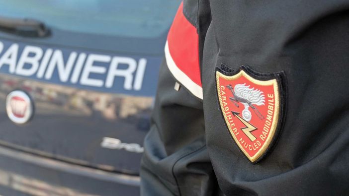 Spaccate ai danni di due negozi di Saronno, preso un giovane: a tradirlo lo zainetto Spaccate ai danni di due negozi di Saronno, preso un giovane: a tradirlo lo zainetto