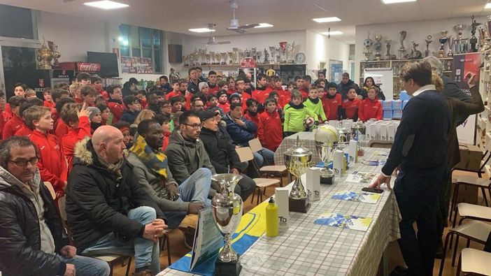 VIDEO. La difesa dell’ambiente parte dai giovani sportivi: TD Group dona 500 borracce alll’US Bosto VIDEO. La difesa dell’ambiente parte dai giovani sportivi: TD Group dona 500 borracce alll’US Bosto