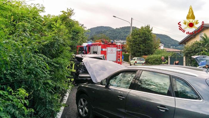 FOTO. Frontale a Lavena Ponte Tresa sulla statale